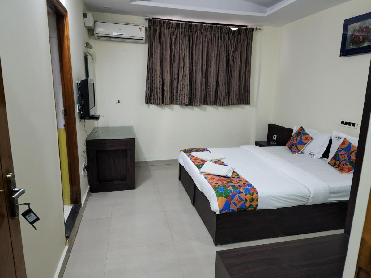 Westernsuites Hotel / Spa Bangalore Exterior foto